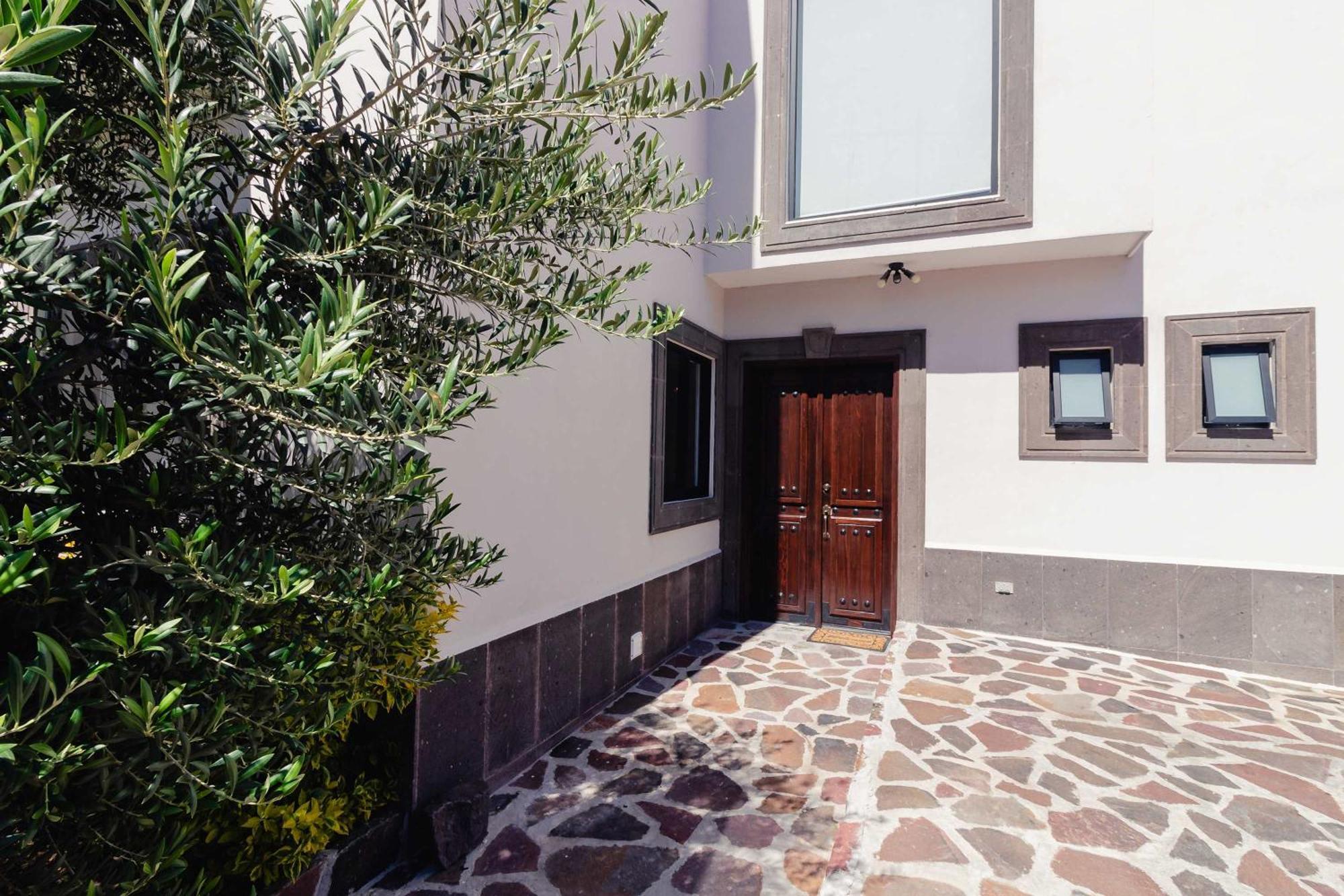 Family House With Landscape Garden In San Miguel Holiday home
